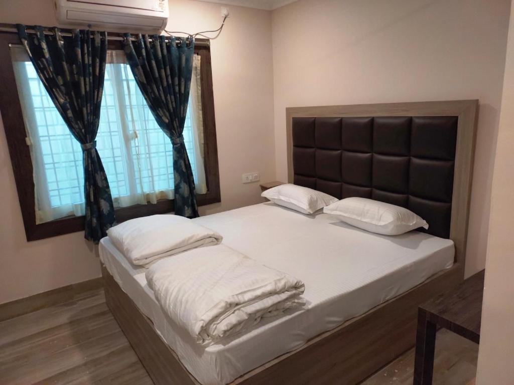 Radhika Resort Бхубанешвара Экстерьер фото