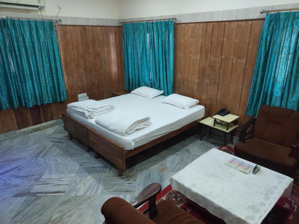 Radhika Resort Бхубанешвара Экстерьер фото